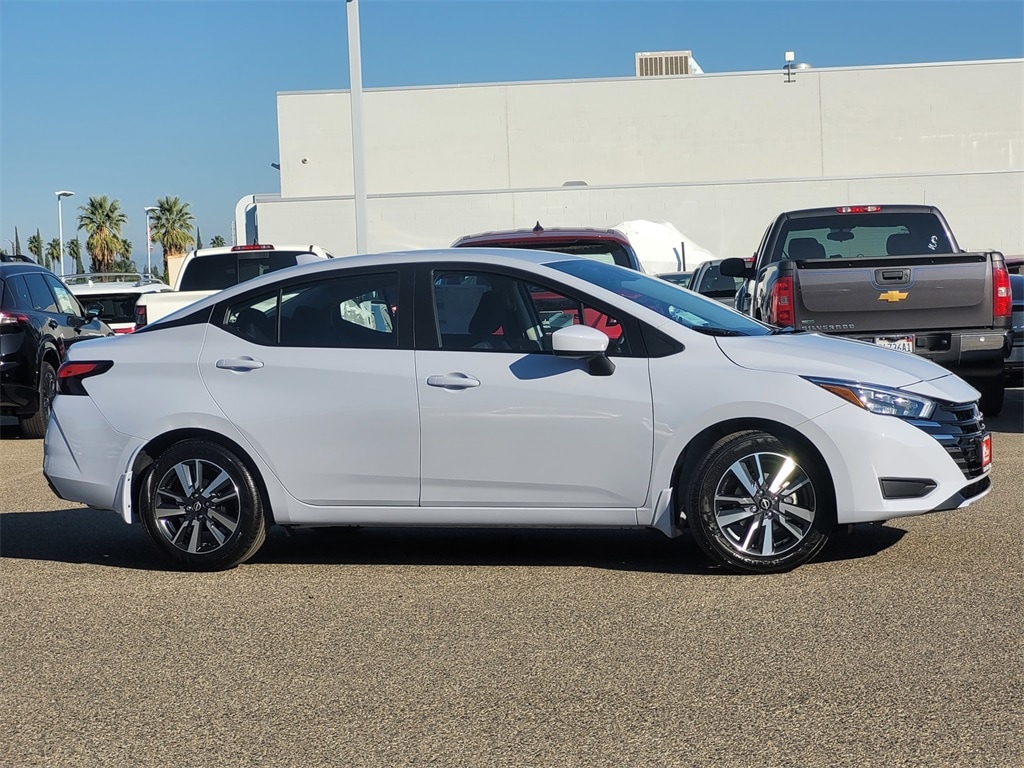 New 2025 Nissan Versa 1.6 SV Sedan