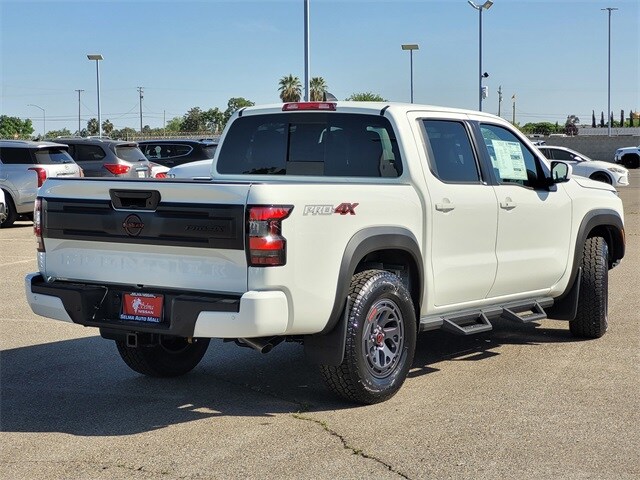 2025 Nissan Frontier PRO-4X photo 4