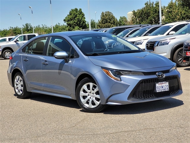 Used 2022 Toyota Corolla LE with VIN 5YFEPMAE8NP330405 for sale in Selma, CA