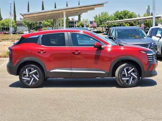 2025 Nissan Kicks SV photo 3