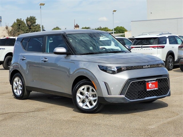 2023 Kia Soul LX photo 2