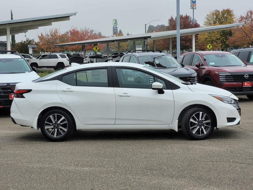 New 2025 Nissan Versa 1.6 SV Sedan