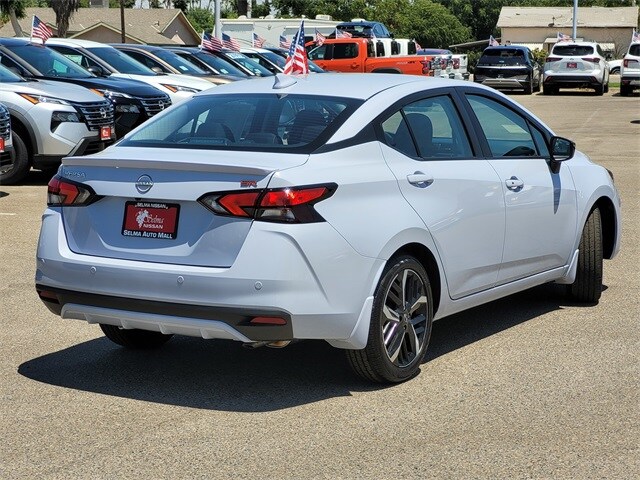 2025 Nissan Versa 1.6 SR photo 4
