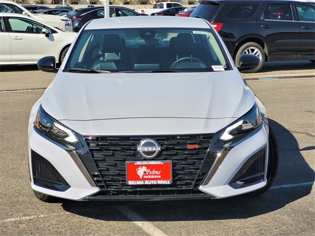 2025 Nissan Altima SR photo 2