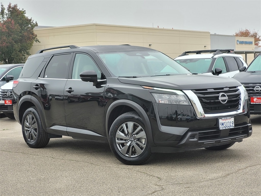 Used 2024 Nissan Pathfinder SV SUV