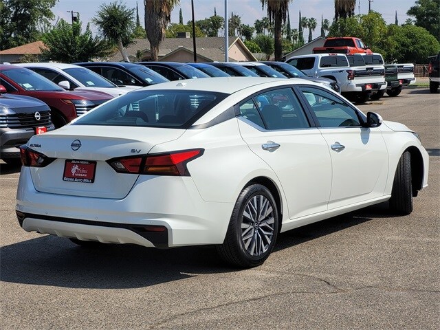2023 Nissan Altima 2.5 SV photo 4