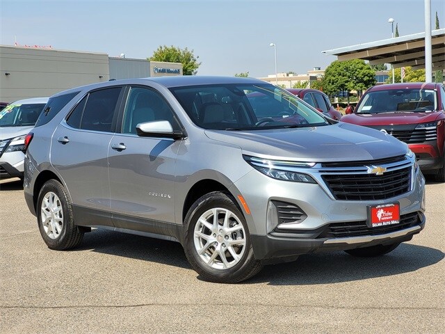 2023 Chevrolet Equinox LT photo 2