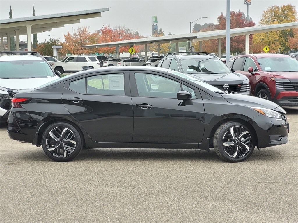 New 2025 Nissan Versa 1.6 SR Sedan