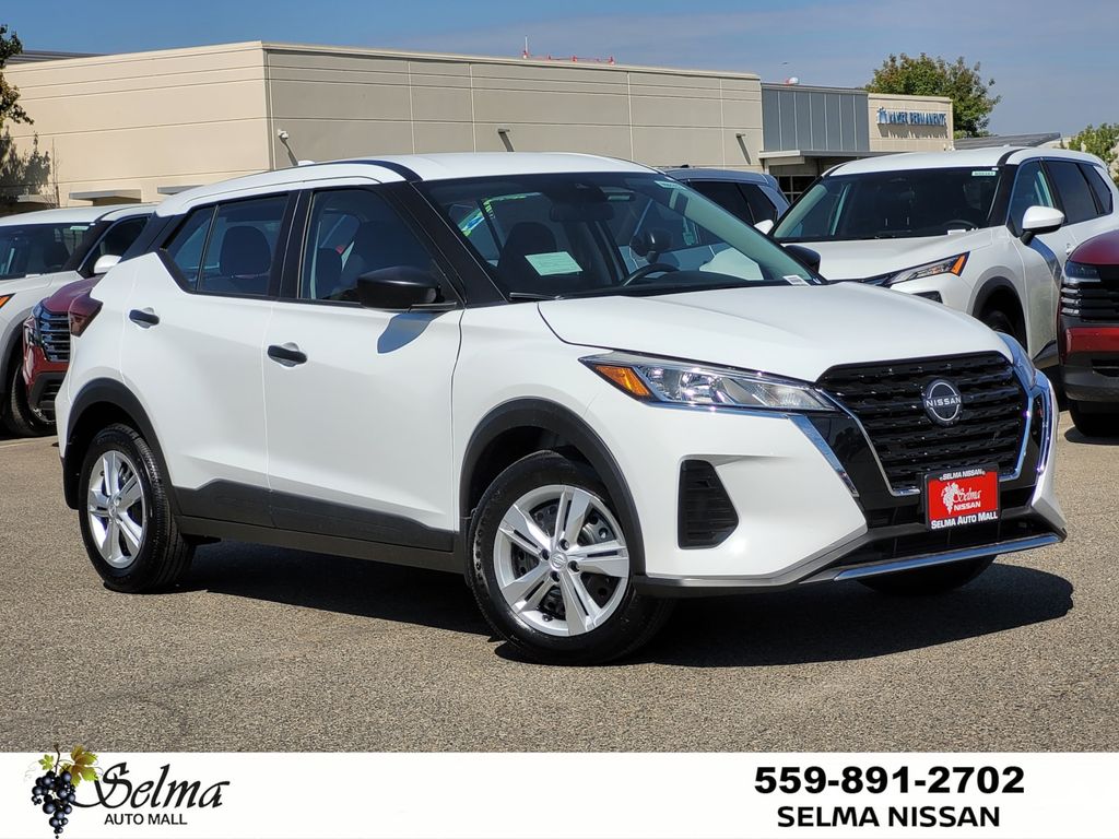 2025 Nissan KICKS PLAY Base