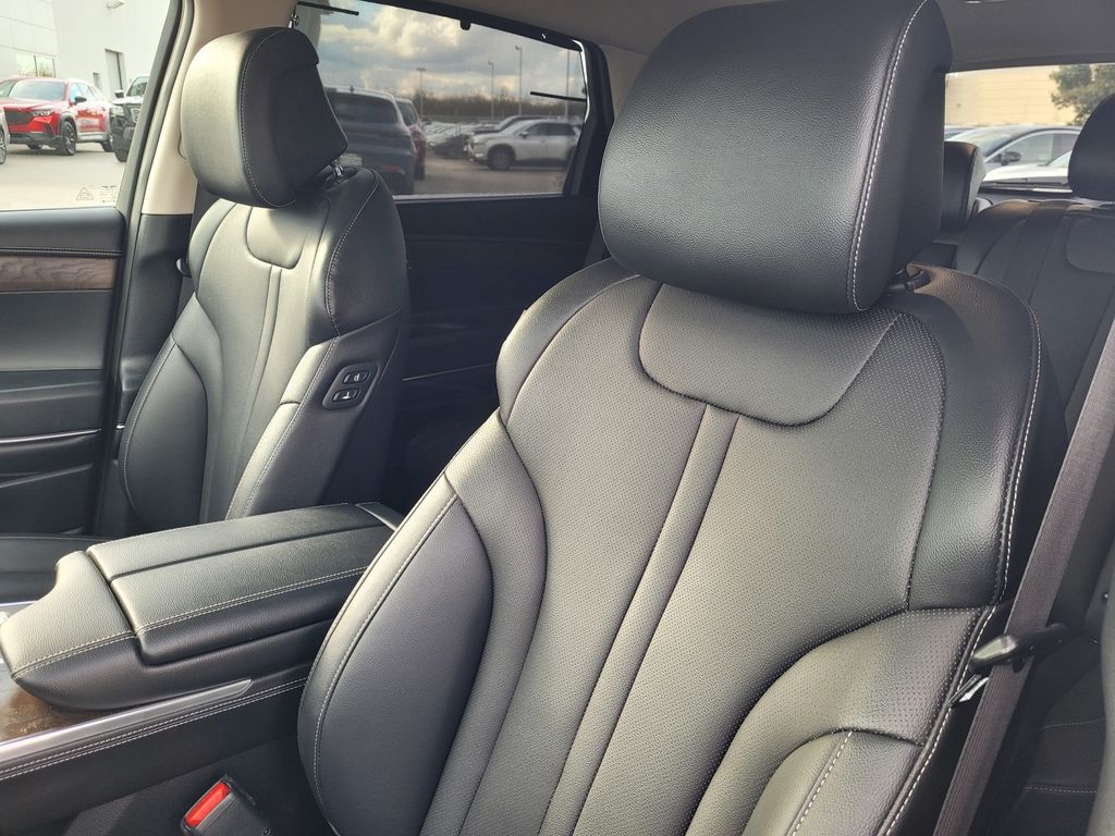 2024 GENESIS GV80 Standard - Photo 13