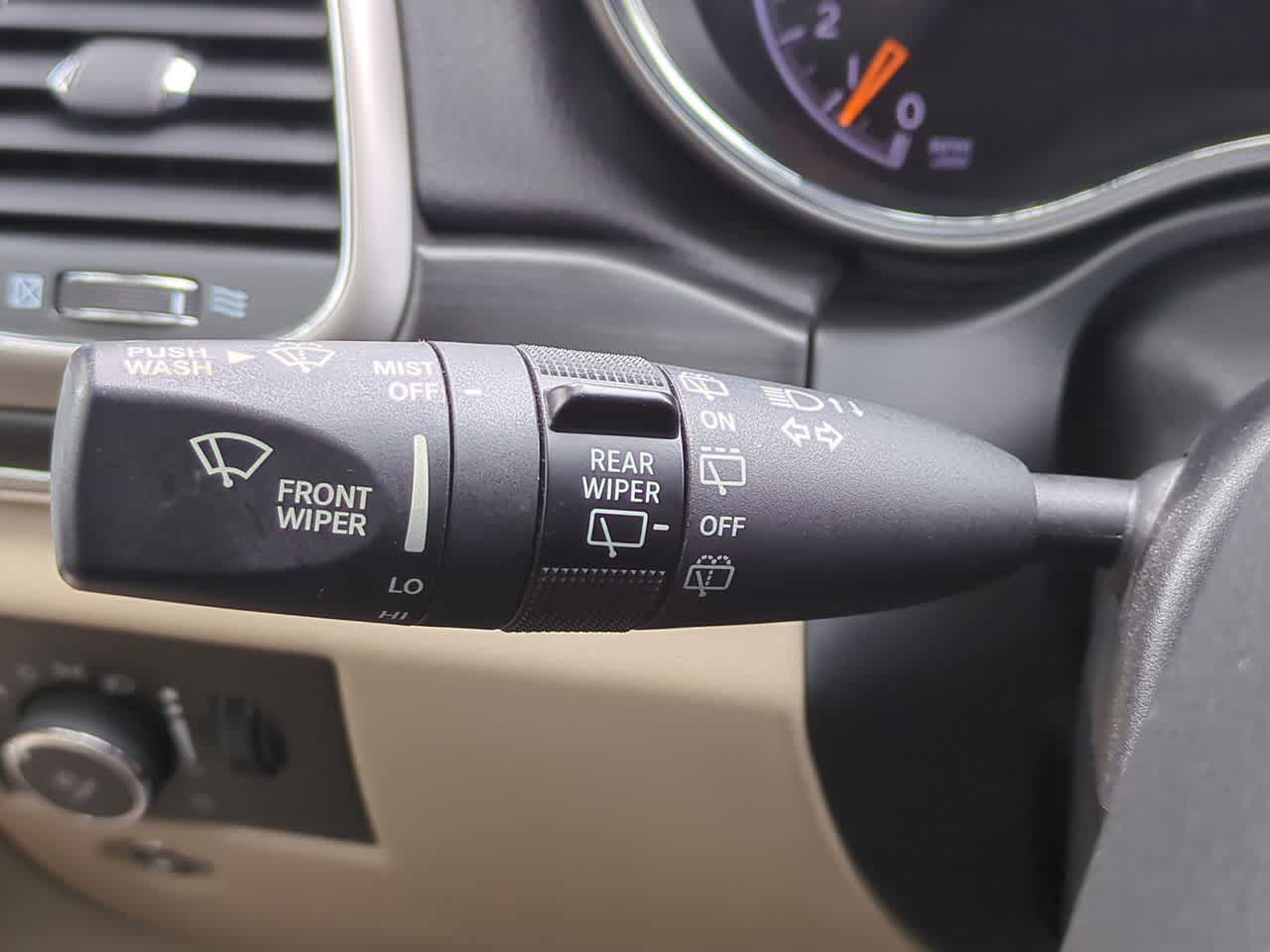 Thumbnail: 2021 Jeep Grand Cherokee - 28