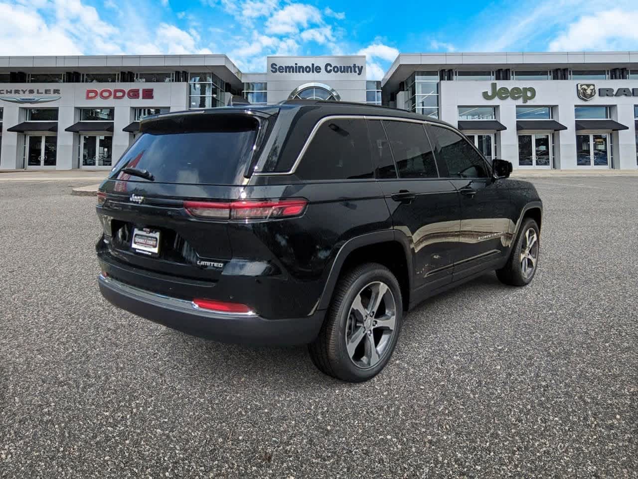 Thumbnail: 2025 Jeep Grand Cherokee - 8