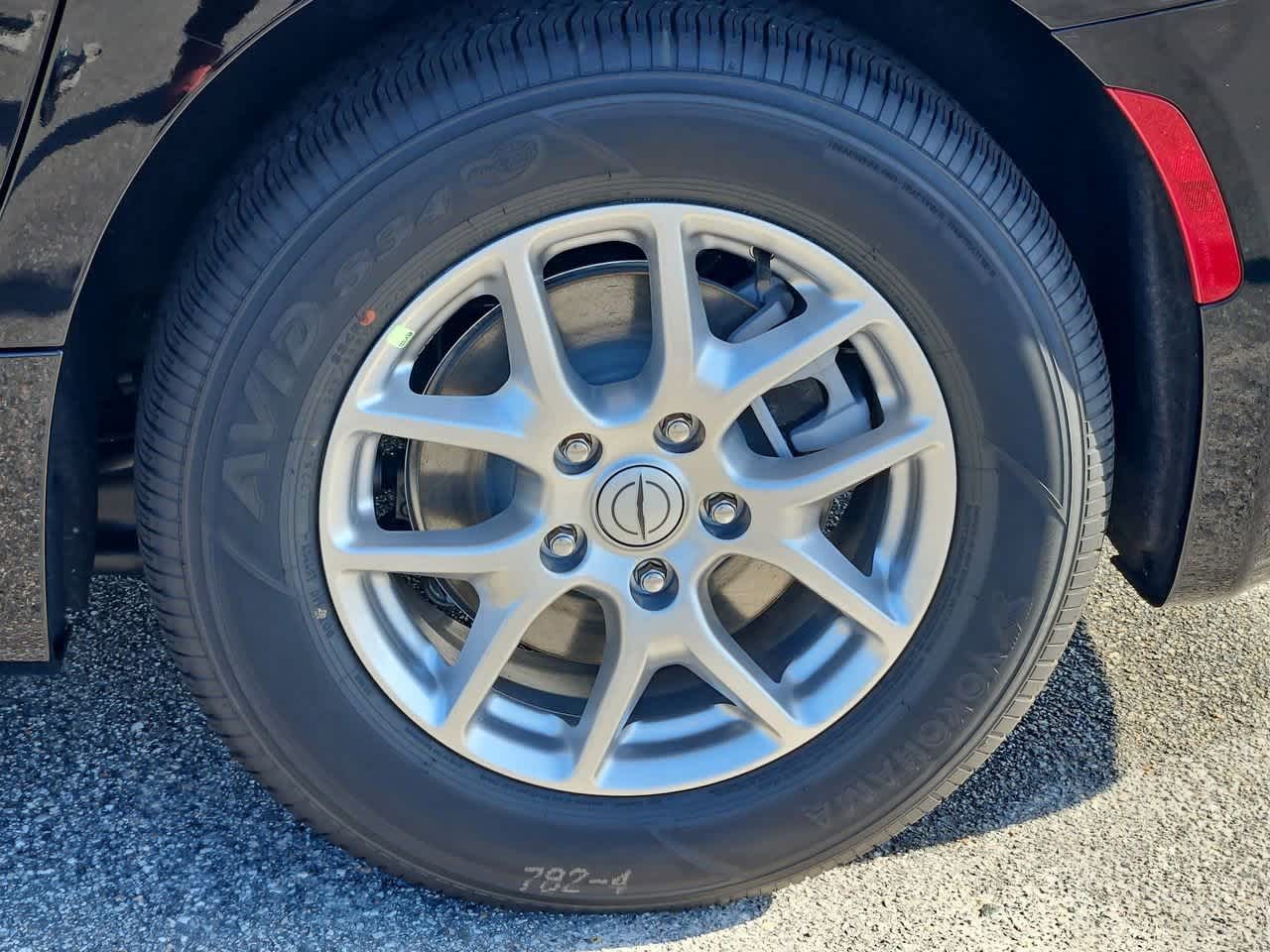 Thumbnail: 2026 Chrysler Pacifica - 14