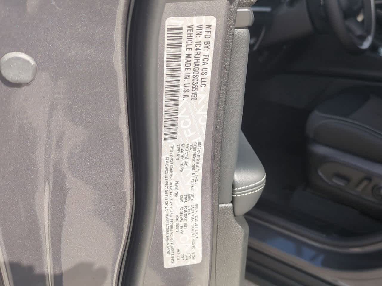 Thumbnail: 2025 Jeep Grand Cherokee - 36