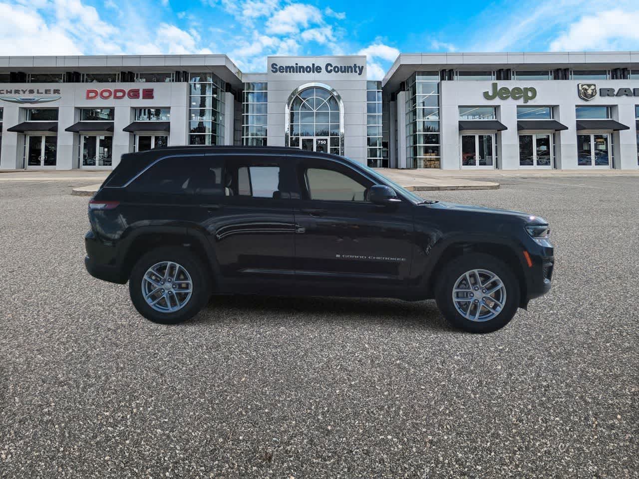 Thumbnail: 2026 Jeep Grand Cherokee - 9