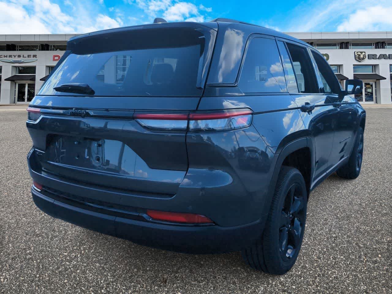 Thumbnail: 2025 Jeep Grand Cherokee - 8