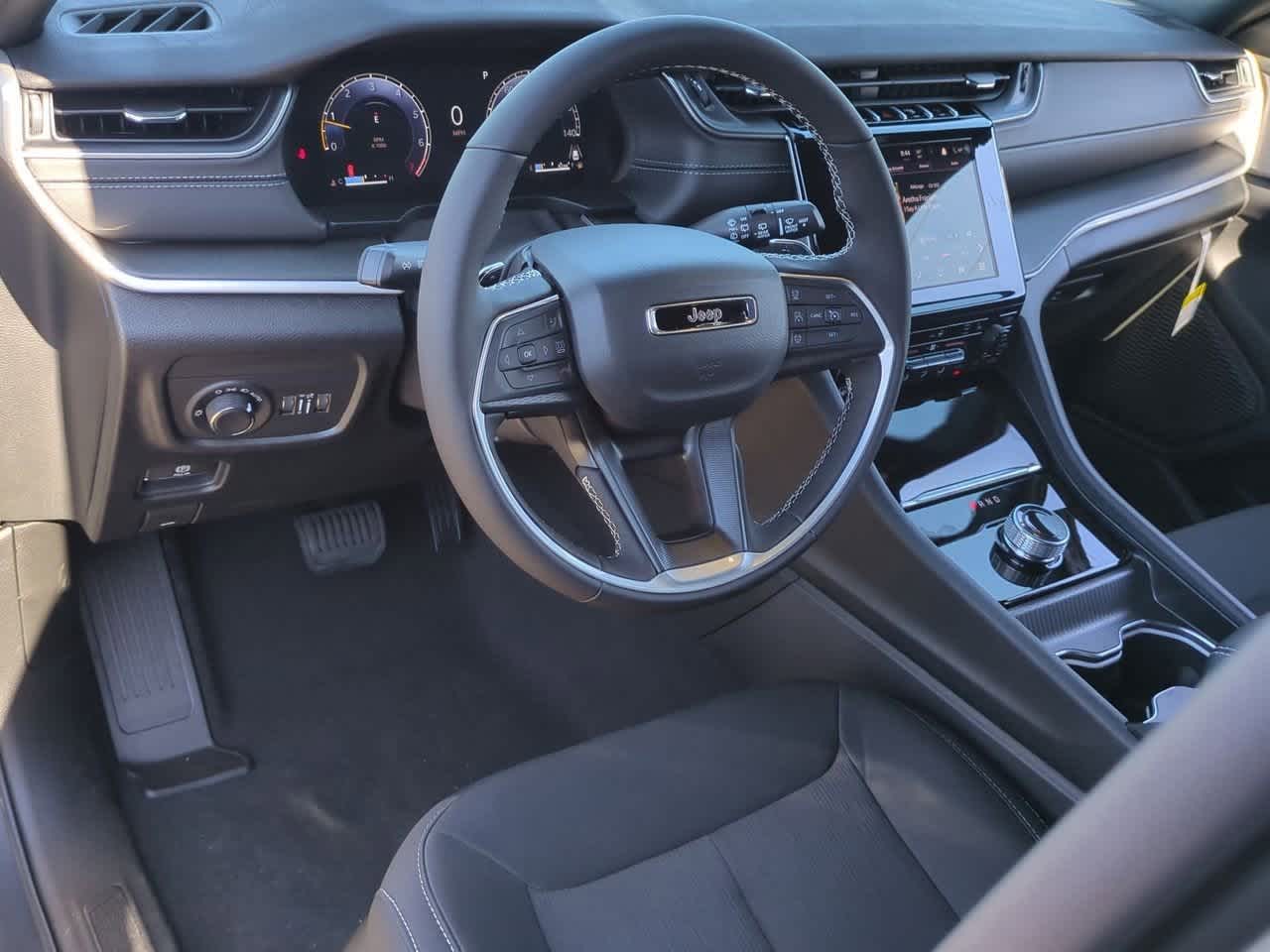 Thumbnail: 2025 Jeep Grand Cherokee L - 10