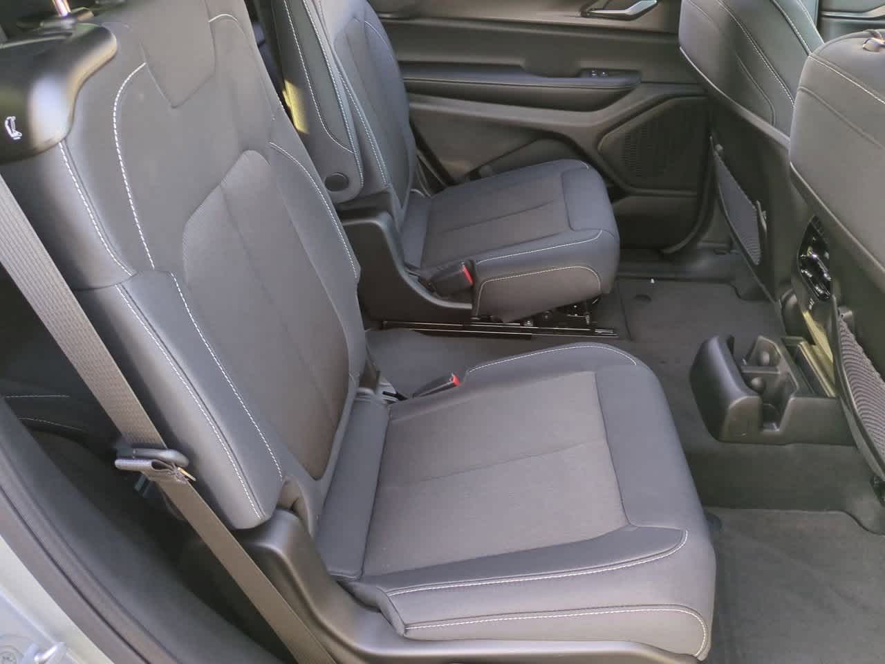 Thumbnail: 2025 Jeep Grand Cherokee L - 22