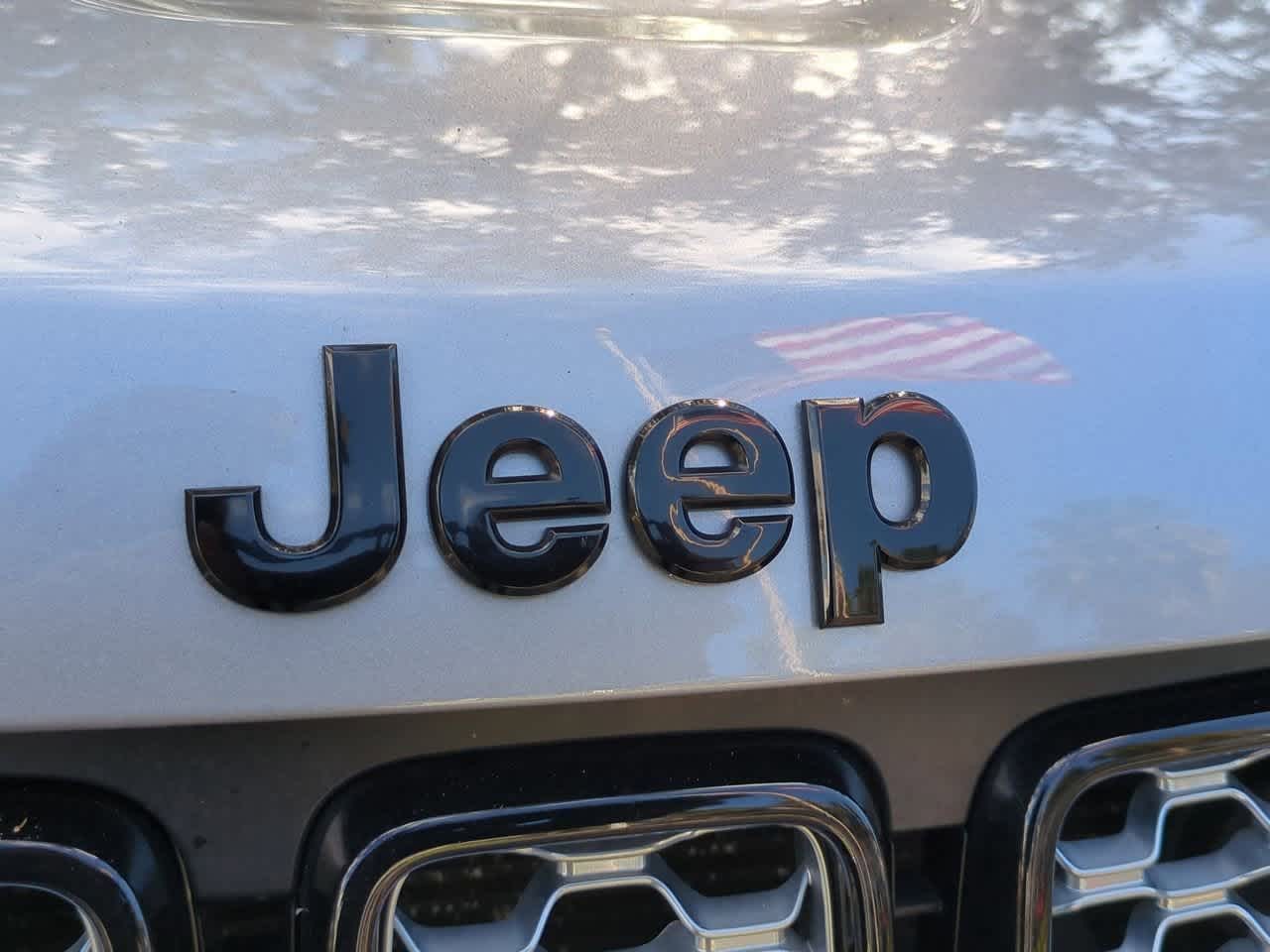 Thumbnail: 2018 Jeep Grand Cherokee - 12