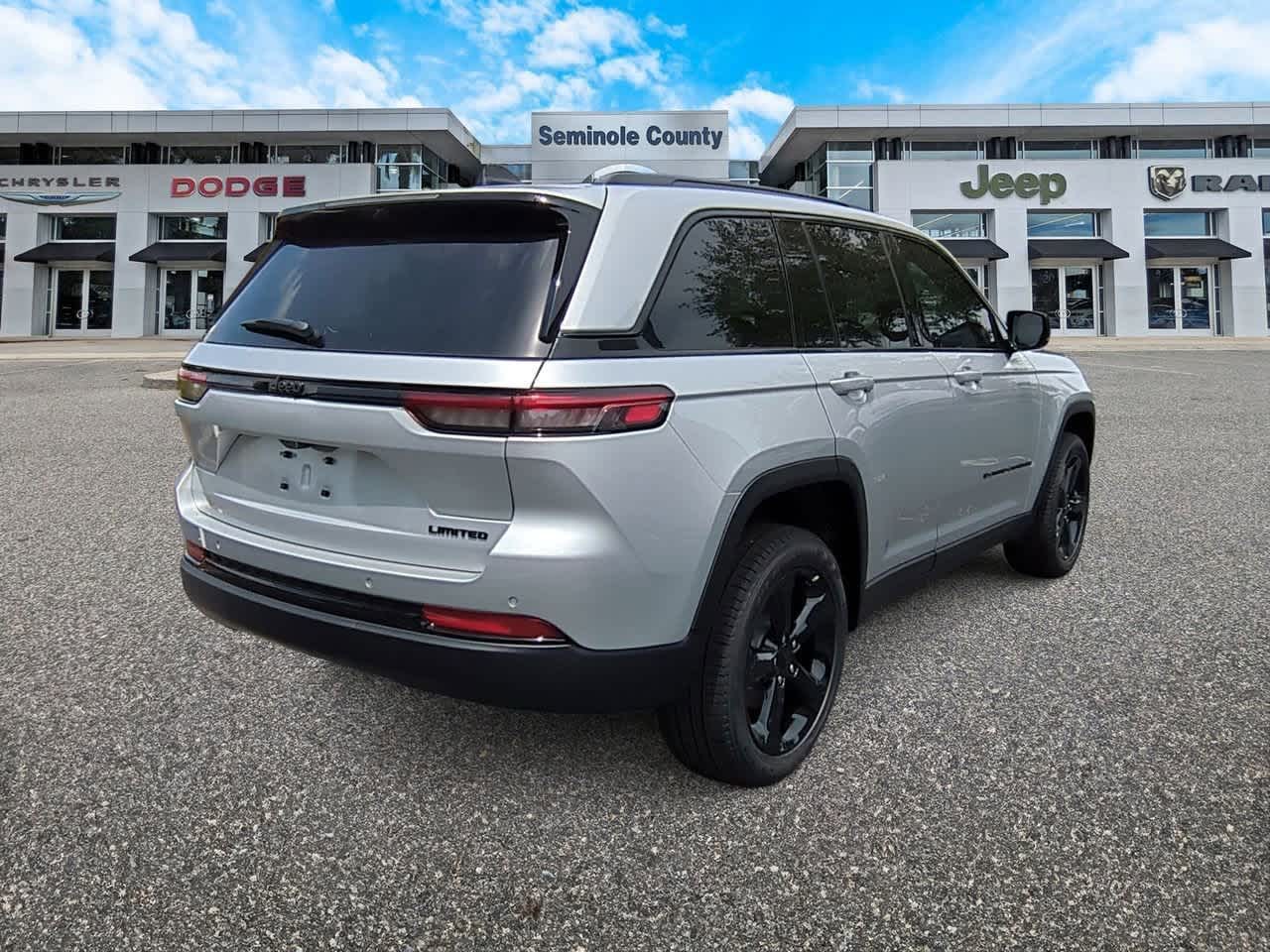 Thumbnail: 2025 Jeep Grand Cherokee - 8