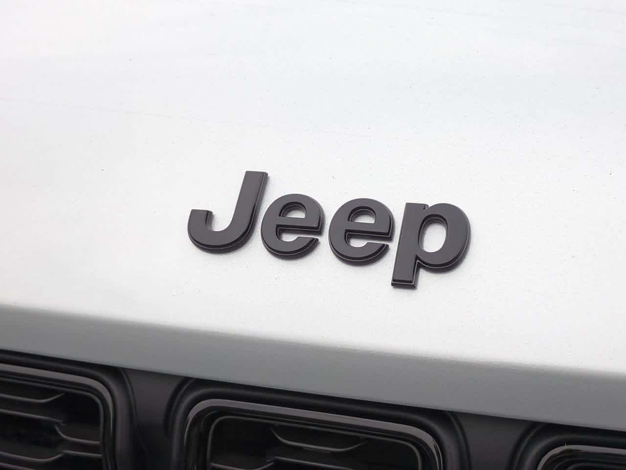 Thumbnail: 2025 Jeep Grand Cherokee L - 12