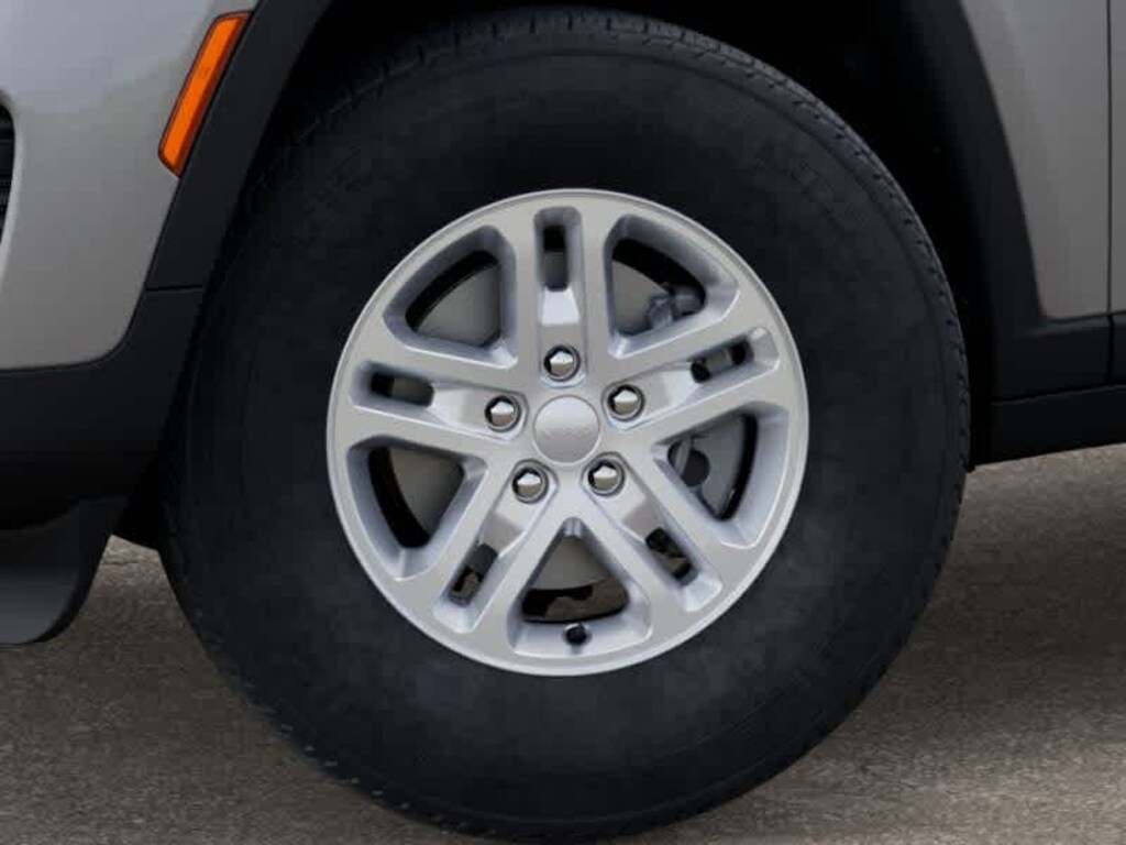 New 2025 Jeep Grand Cherokee Laredo SUV