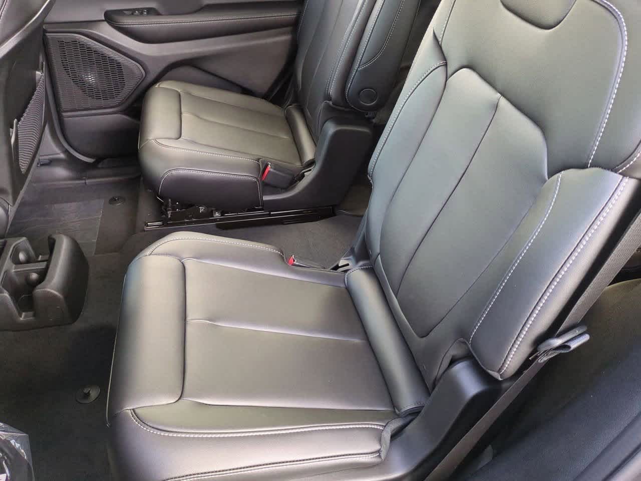 Thumbnail: 2025 Jeep Grand Cherokee L - 21