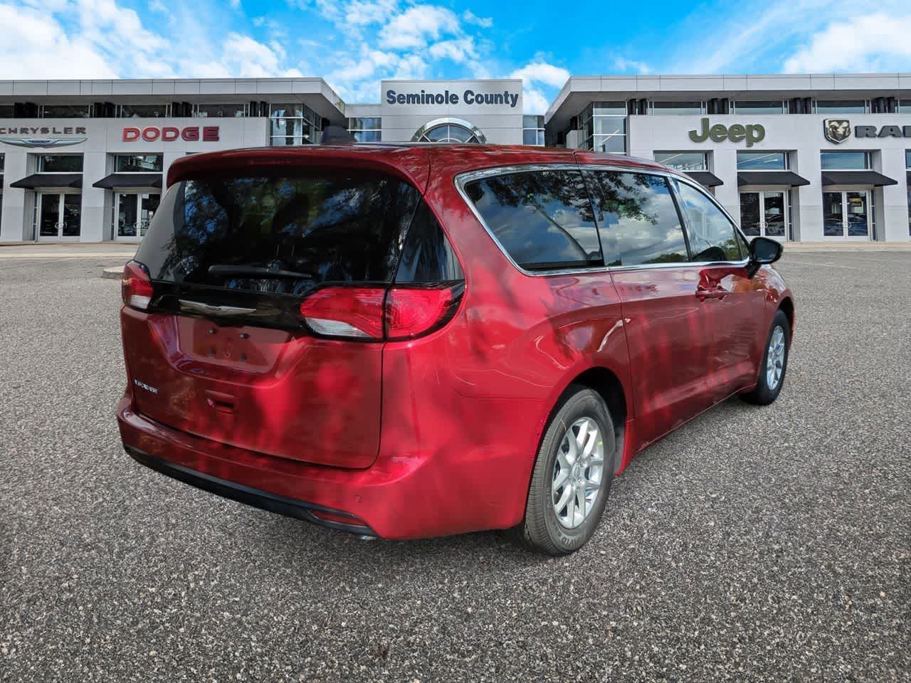 Thumbnail: 2026 Chrysler Voyager - 8