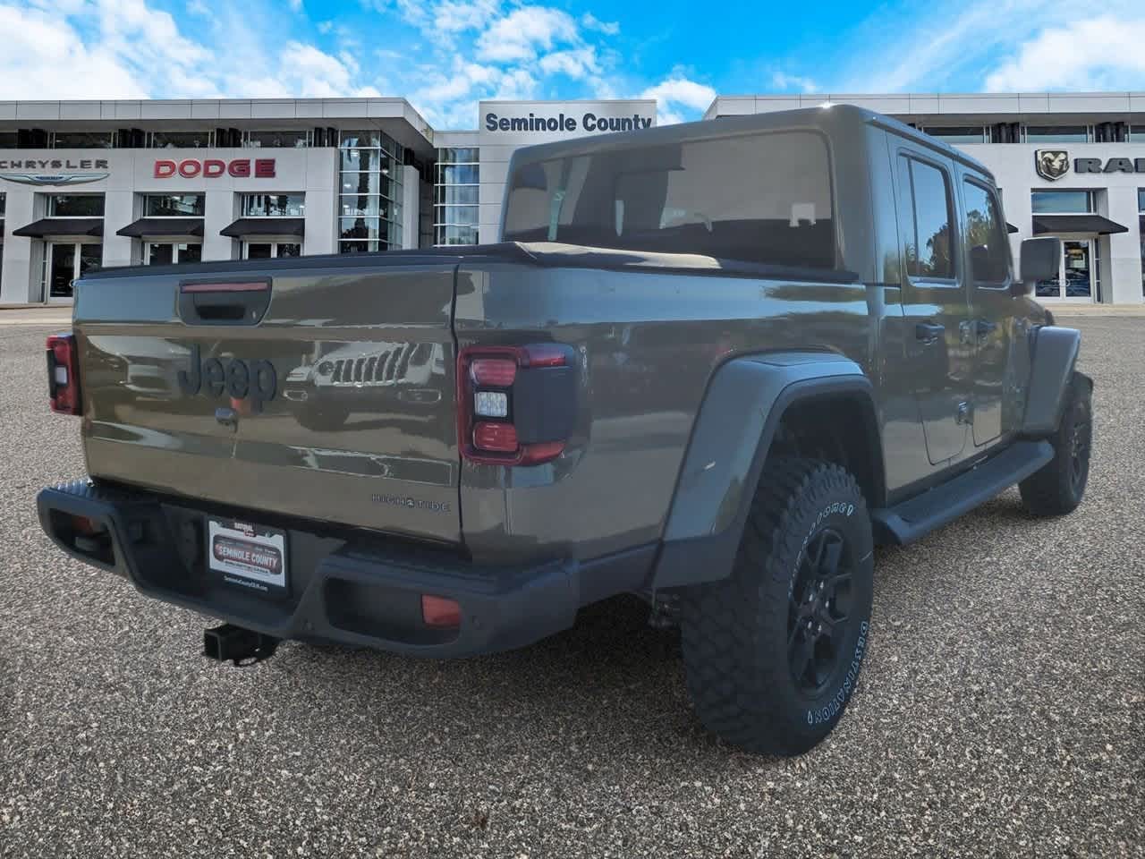 Thumbnail: 2025 Jeep Gladiator - 8