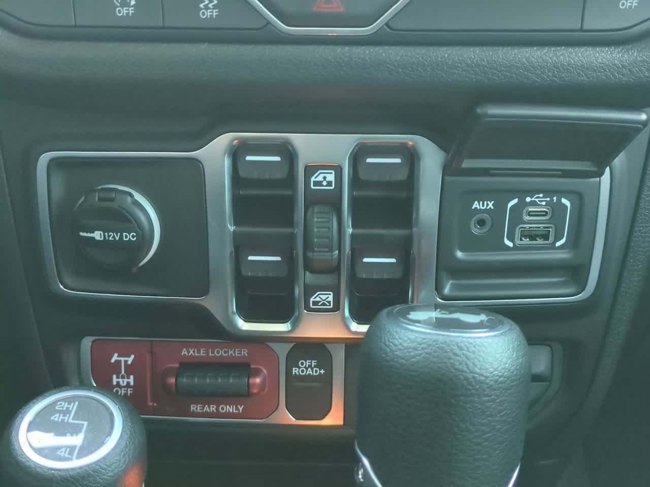 Thumbnail: 2025 Jeep Wrangler - 31