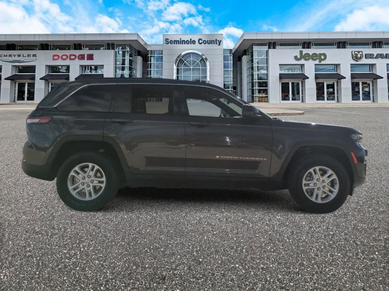 Thumbnail: 2025 Jeep Grand Cherokee - 9