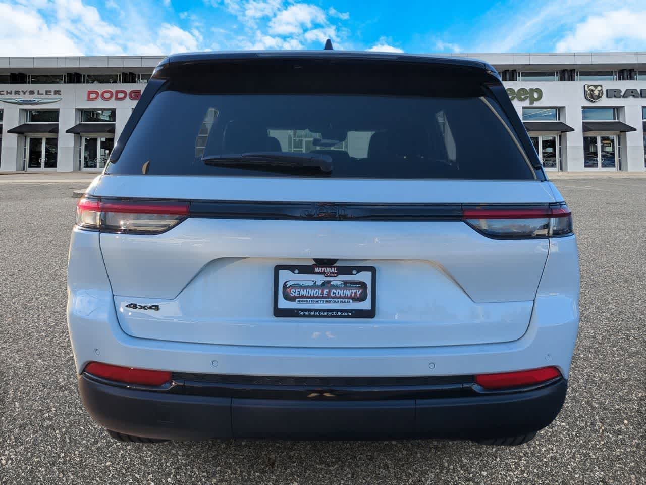 Thumbnail: 2025 Jeep Grand Cherokee - 7