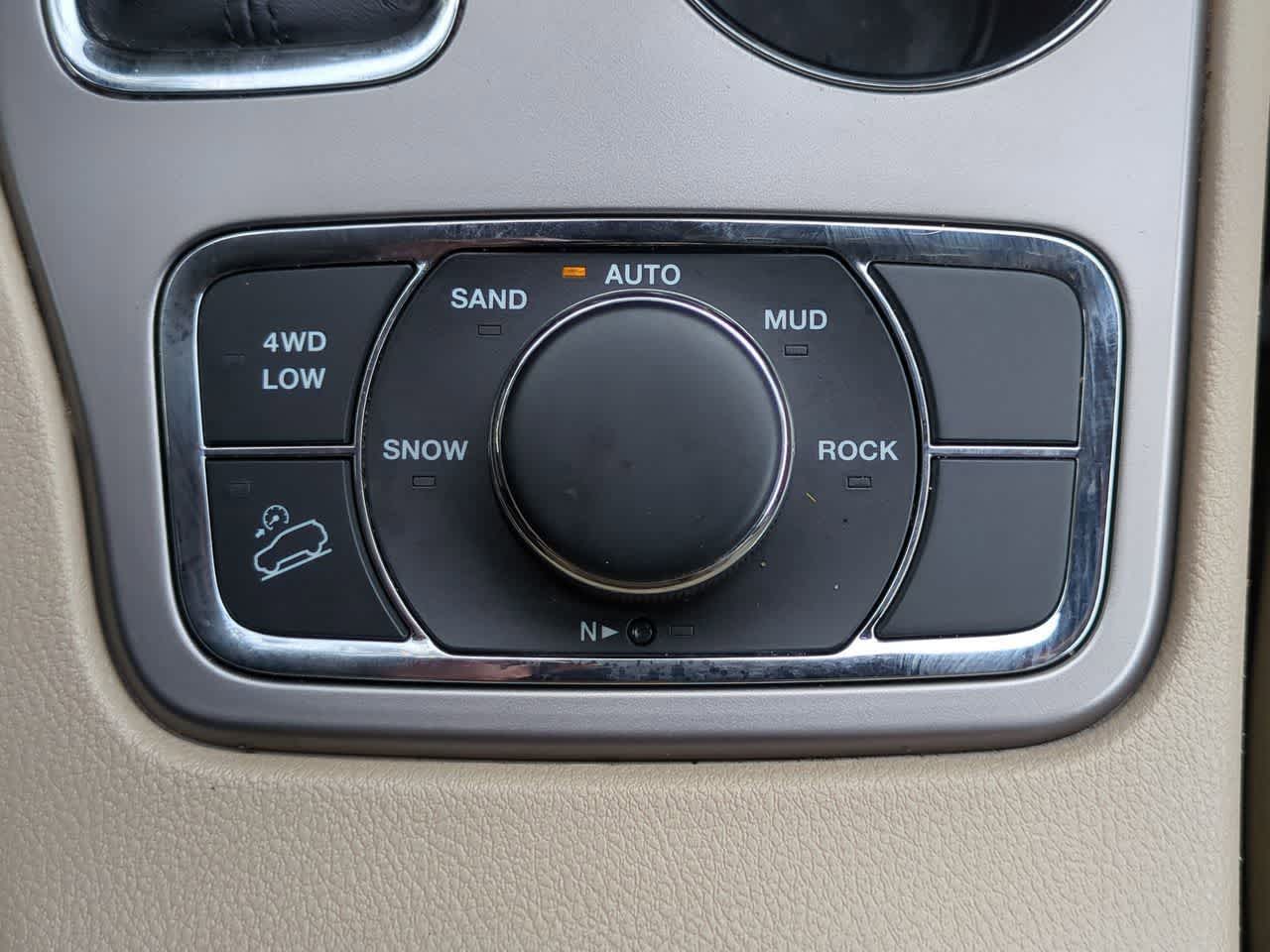 Thumbnail: 2021 Jeep Grand Cherokee - 18