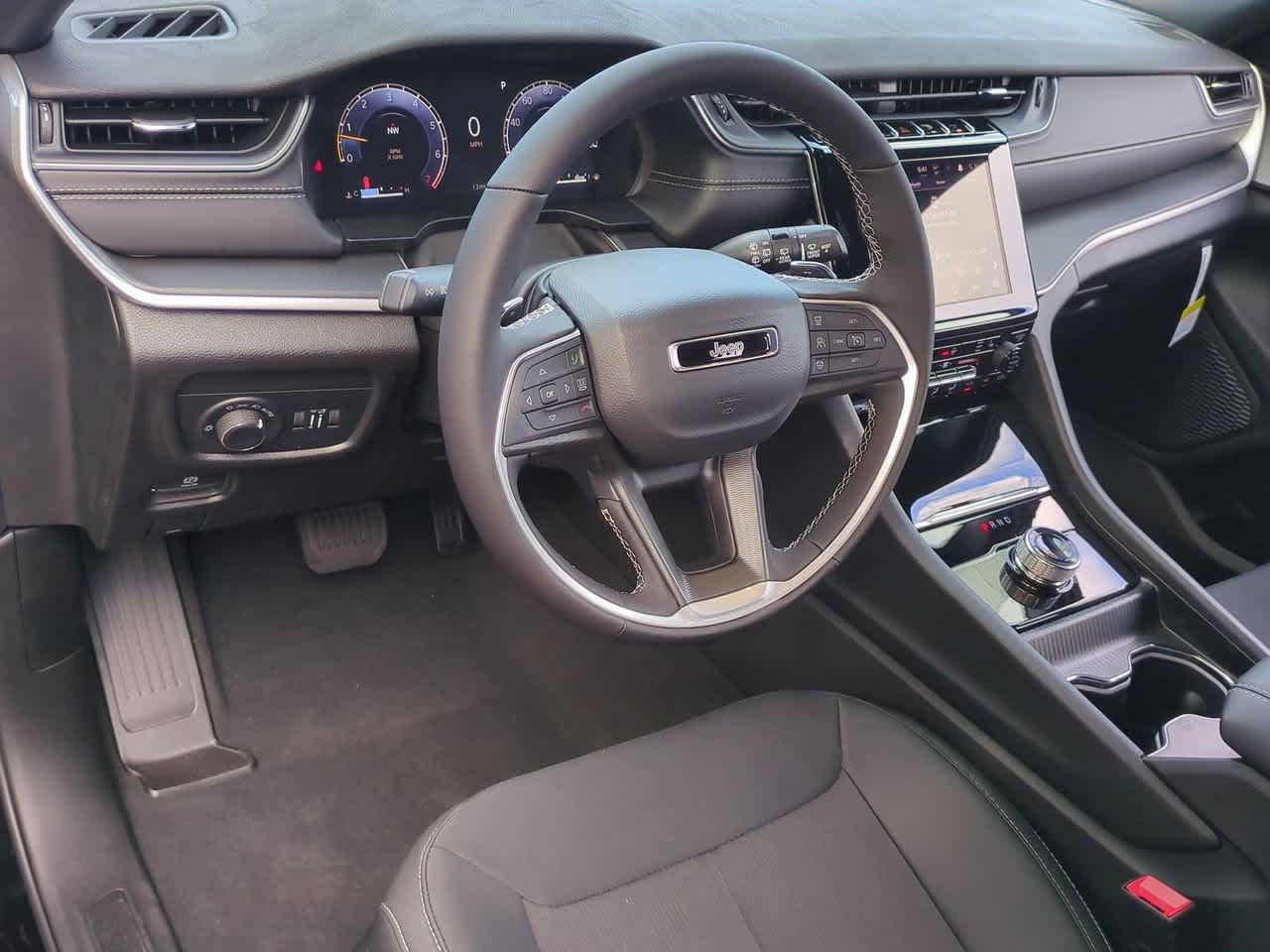 Thumbnail: 2025 Jeep Grand Cherokee L - 10