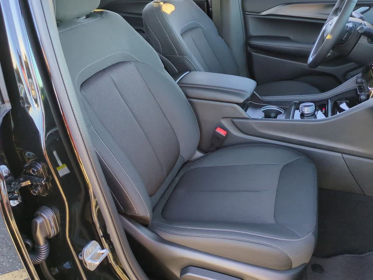 Thumbnail: 2025 Jeep Grand Cherokee L - 23