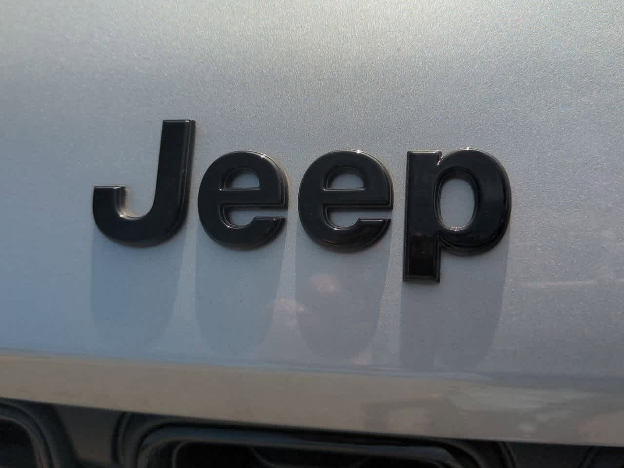 Thumbnail: 2025 Jeep Grand Cherokee - 12