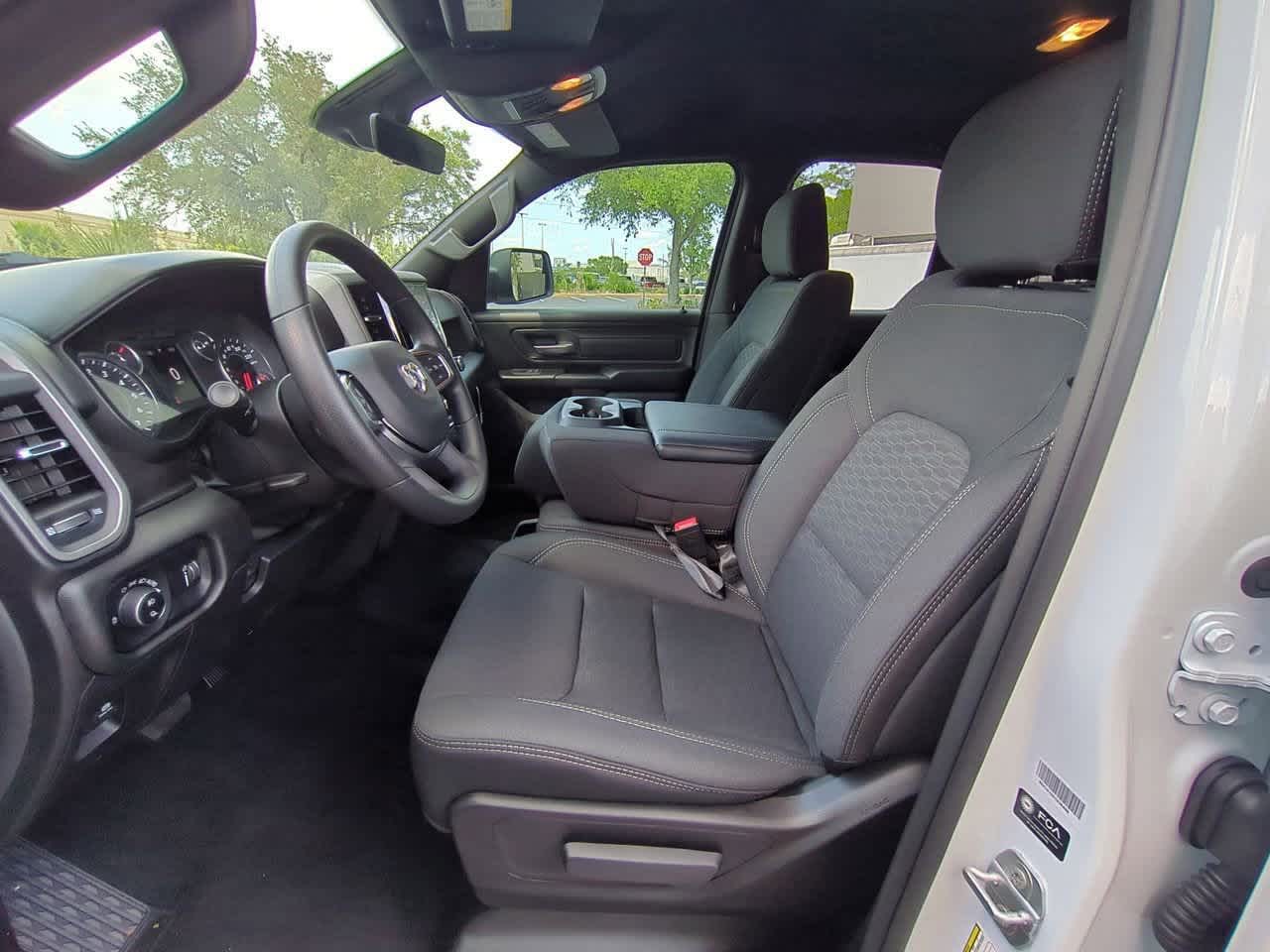 Thumbnail: 2025 RAM 1500 - 17