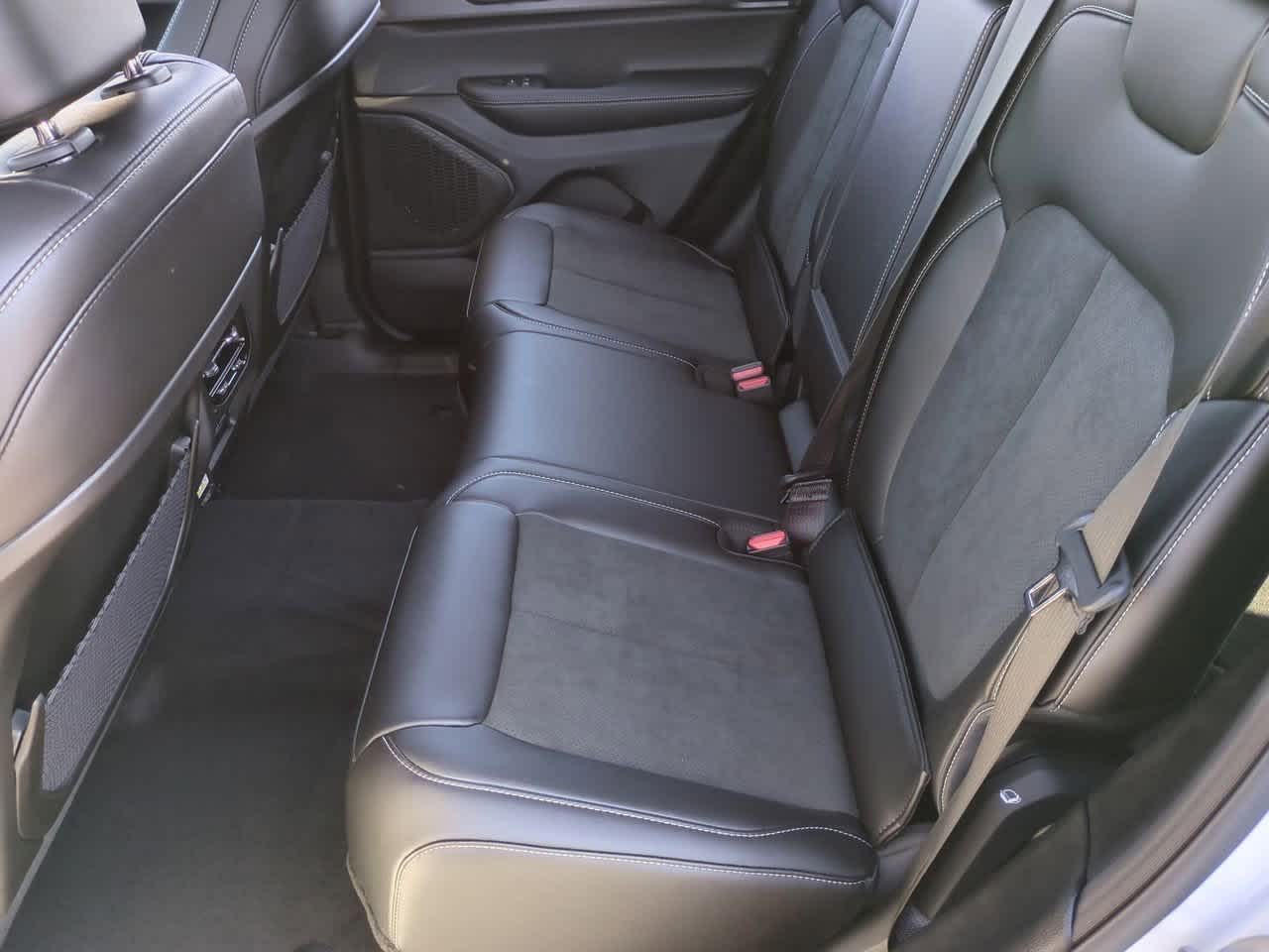 Thumbnail: 2025 Jeep Grand Cherokee - 21