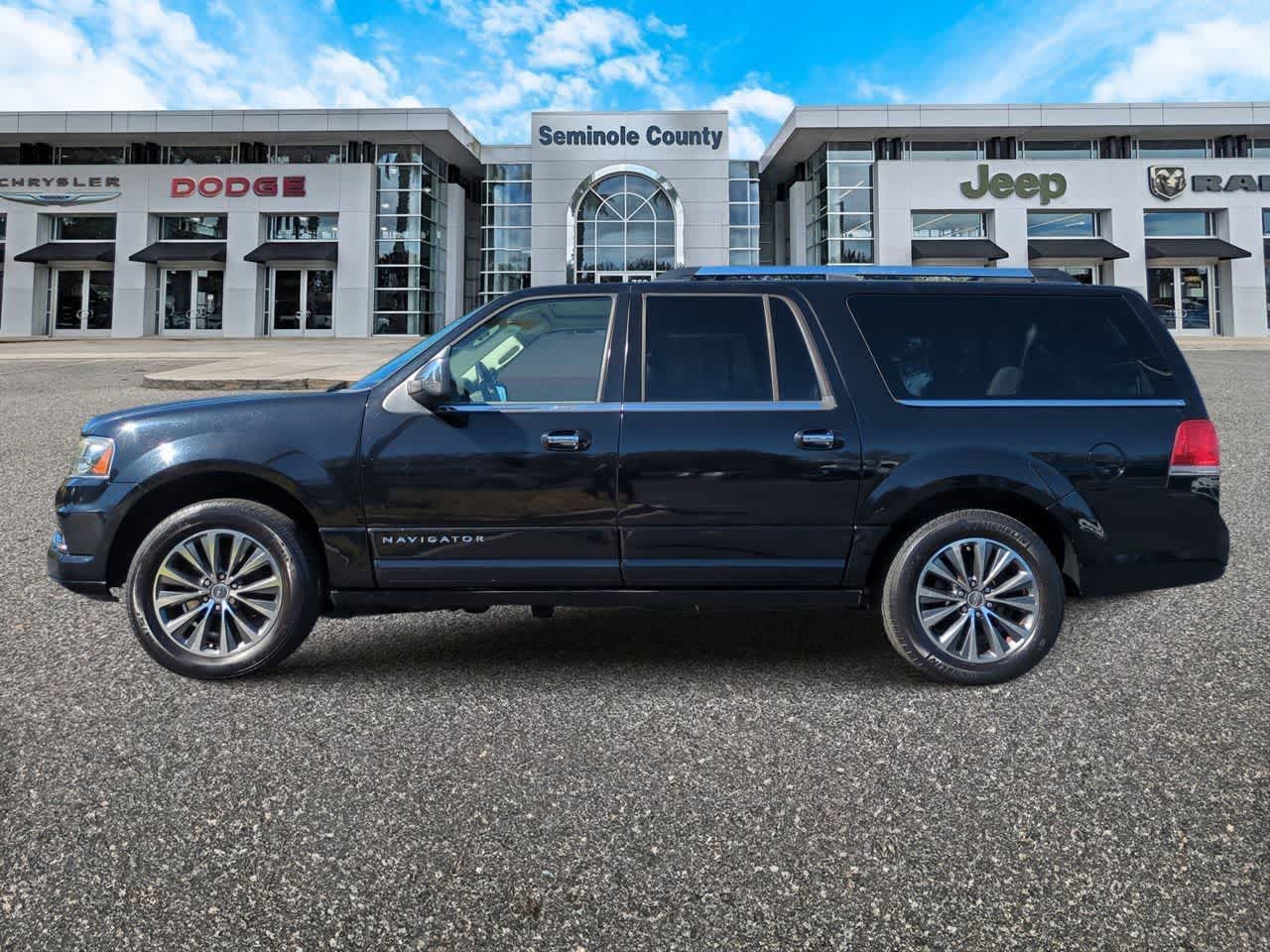 Thumbnail: 2017 Lincoln Navigator L - 5