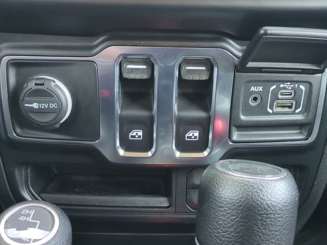 Thumbnail: 2022 Jeep Wrangler - 31