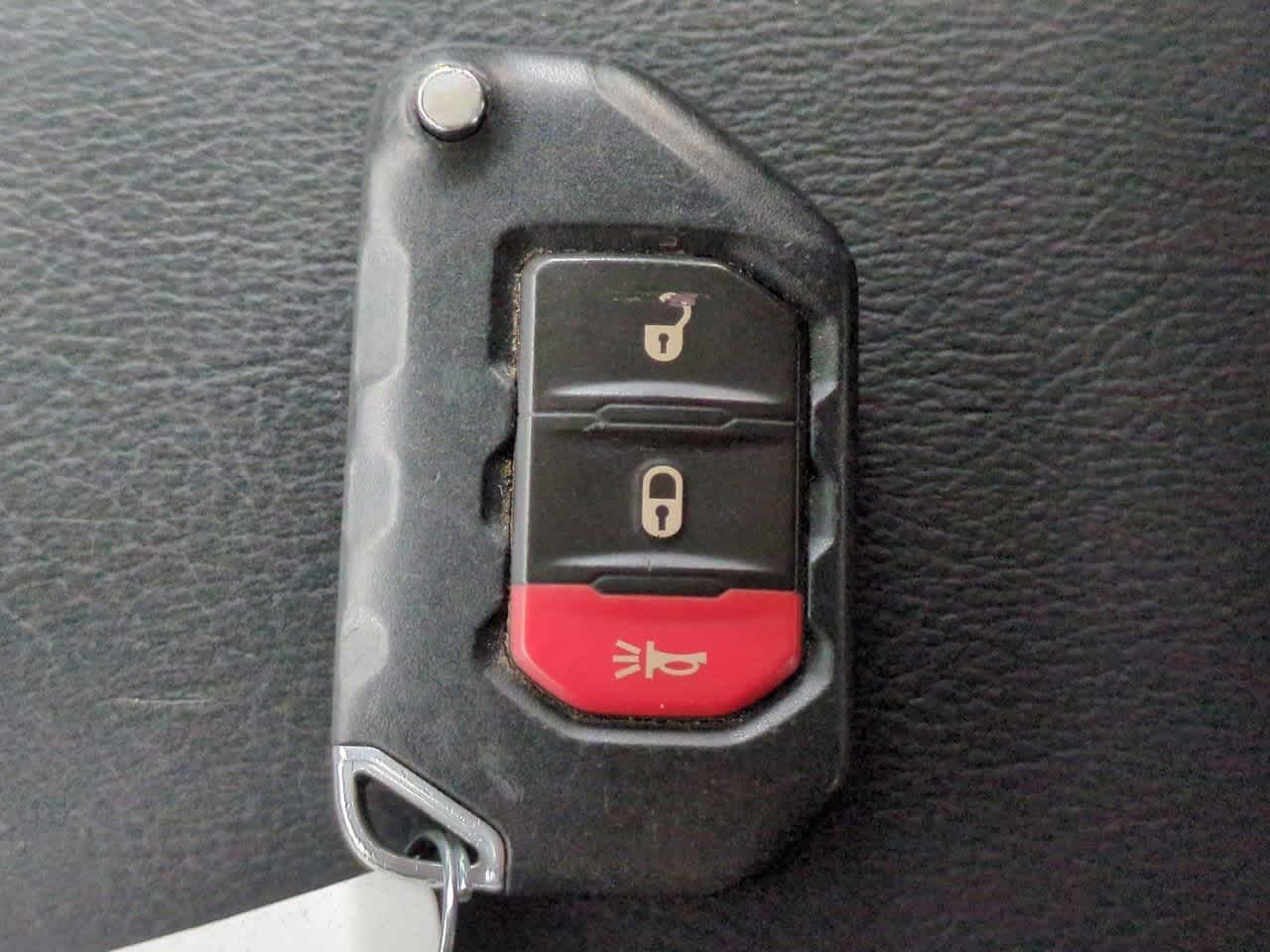 Thumbnail: 2020 Jeep Wrangler - 32