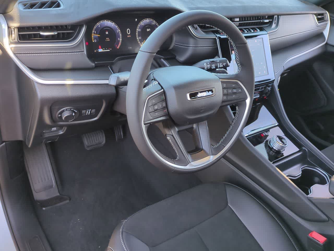 Thumbnail: 2025 Jeep Grand Cherokee - 10