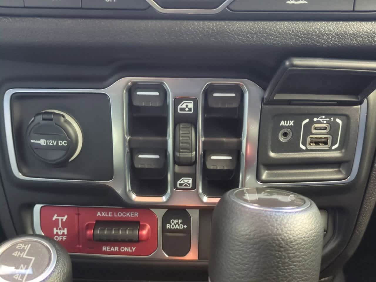 Thumbnail: 2025 Jeep Wrangler - 31