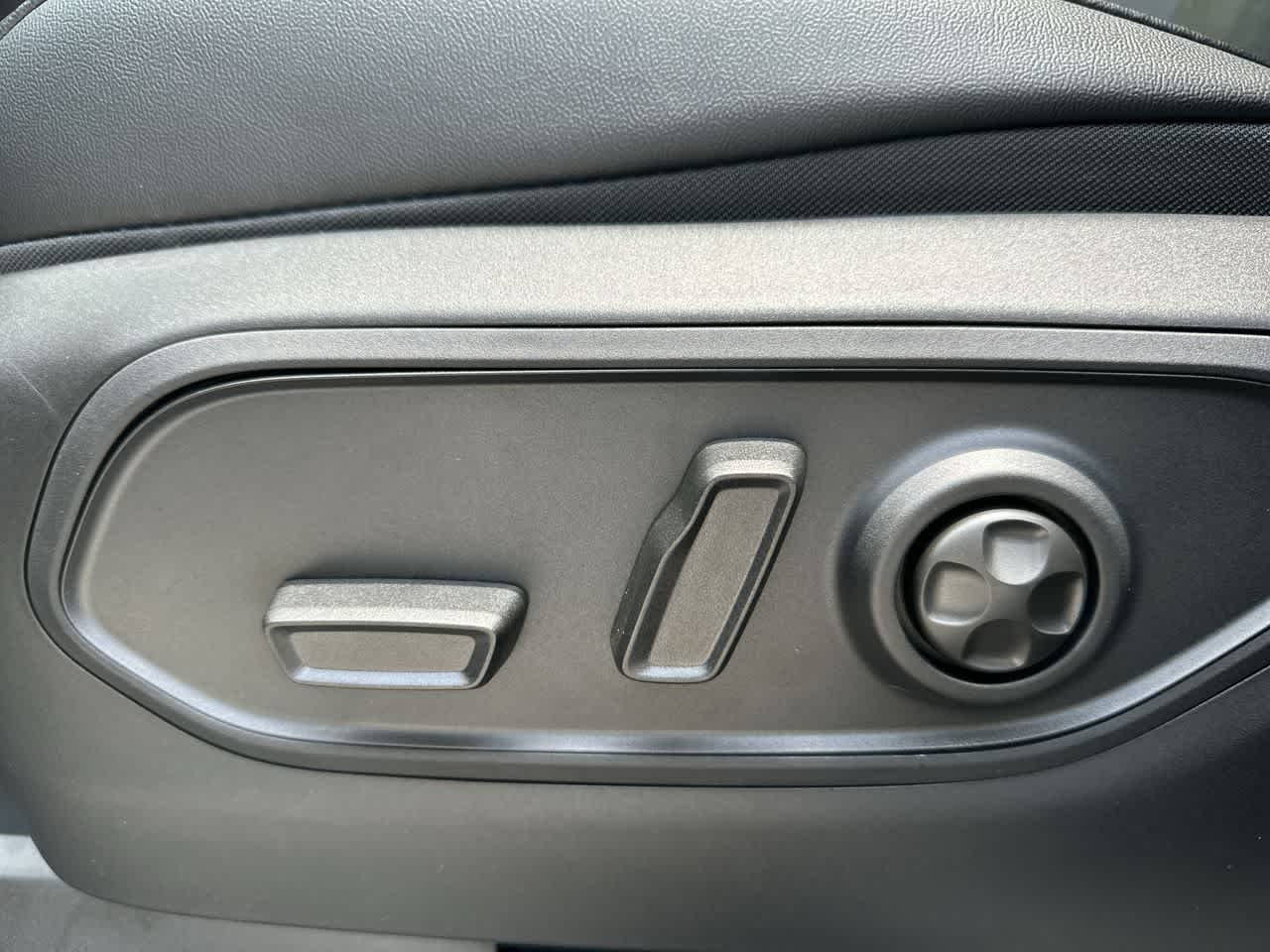 Thumbnail: 2026 Jeep Grand Cherokee - 24