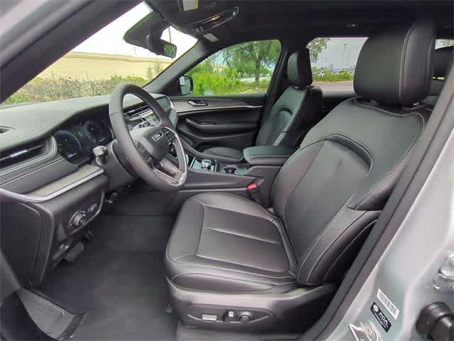 Thumbnail: 2025 Jeep Grand Cherokee - 17