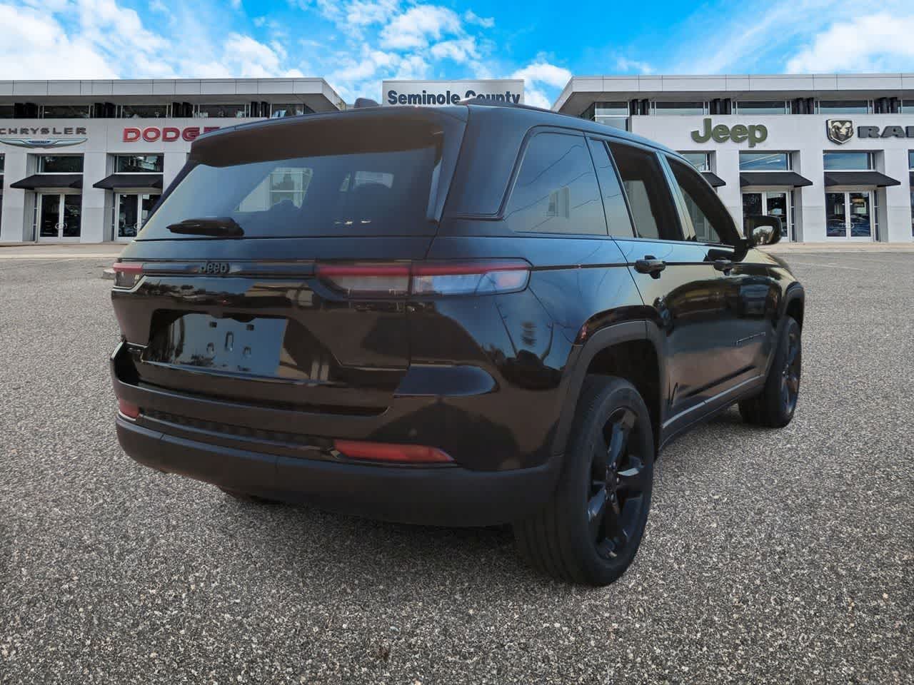 Thumbnail: 2025 Jeep Grand Cherokee - 8