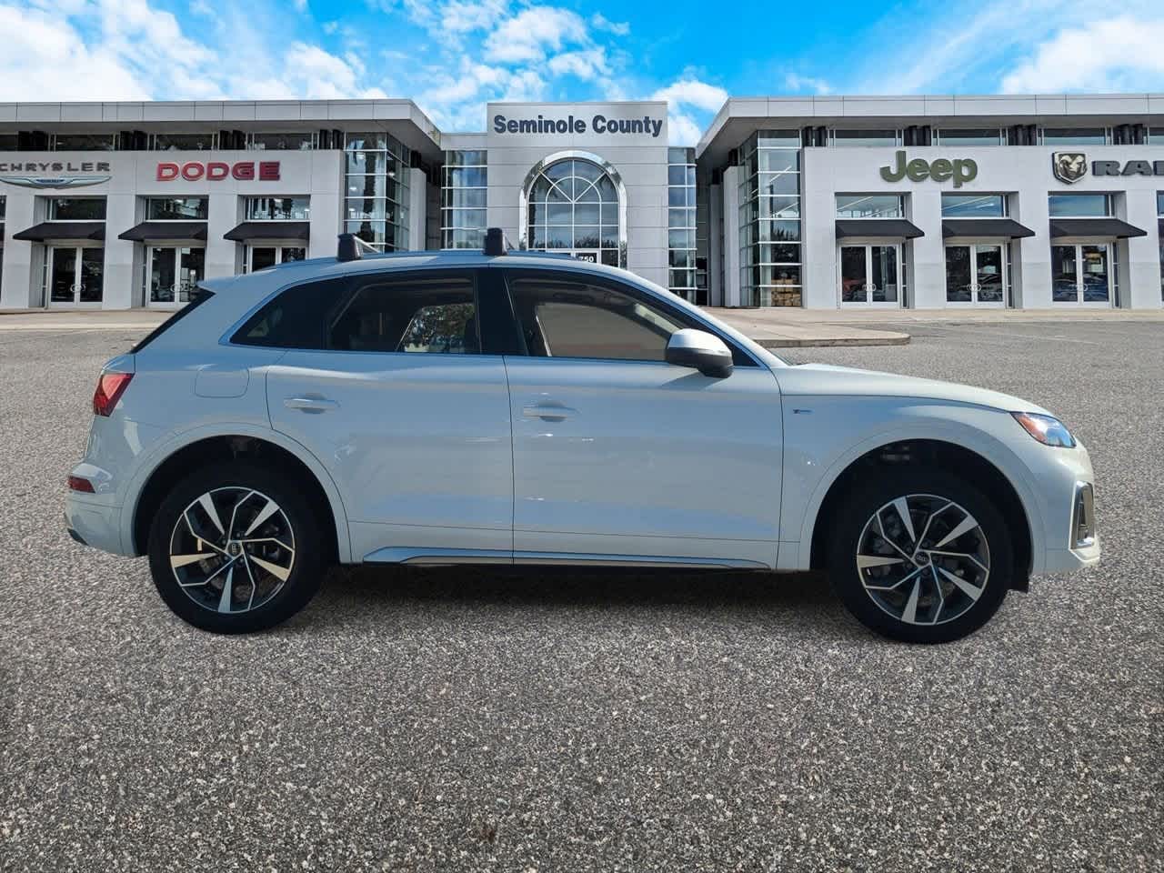 Thumbnail: 2024 Audi Q5 - 9