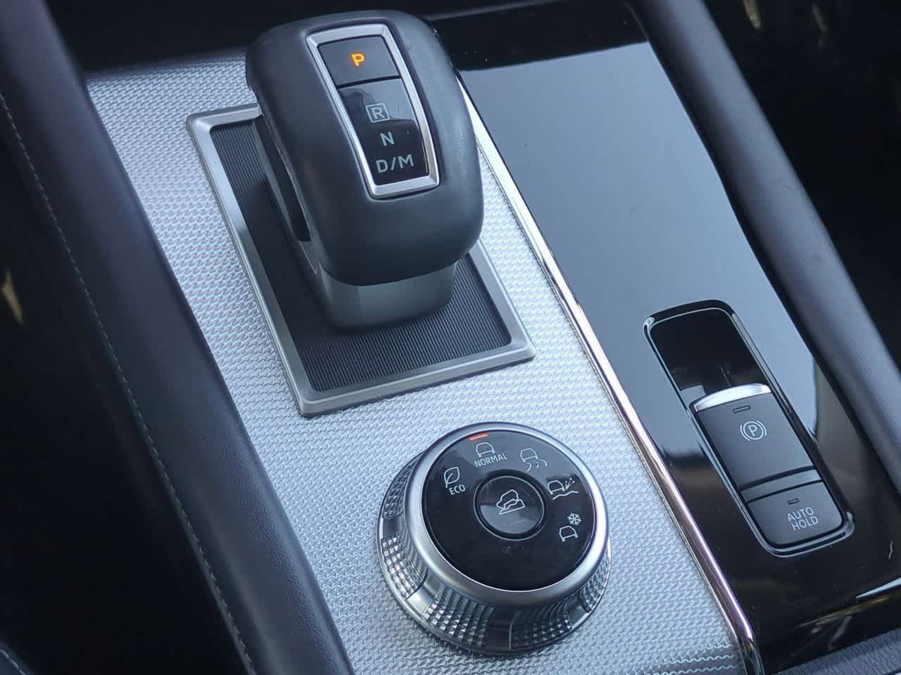 Thumbnail: 2024 Mitsubishi Outlander - 33