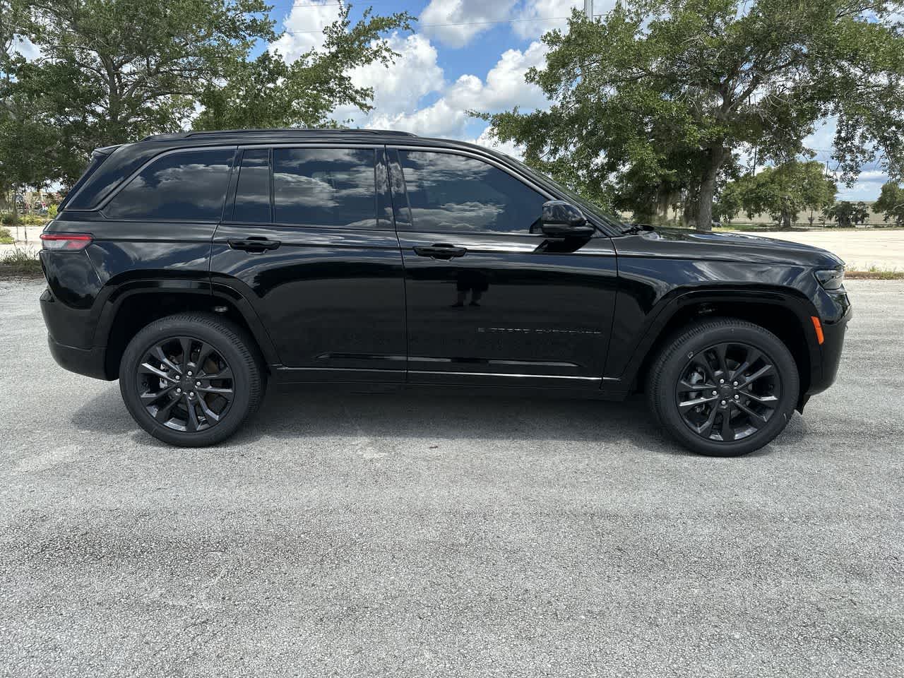 Thumbnail: 2026 Jeep Grand Cherokee - 15