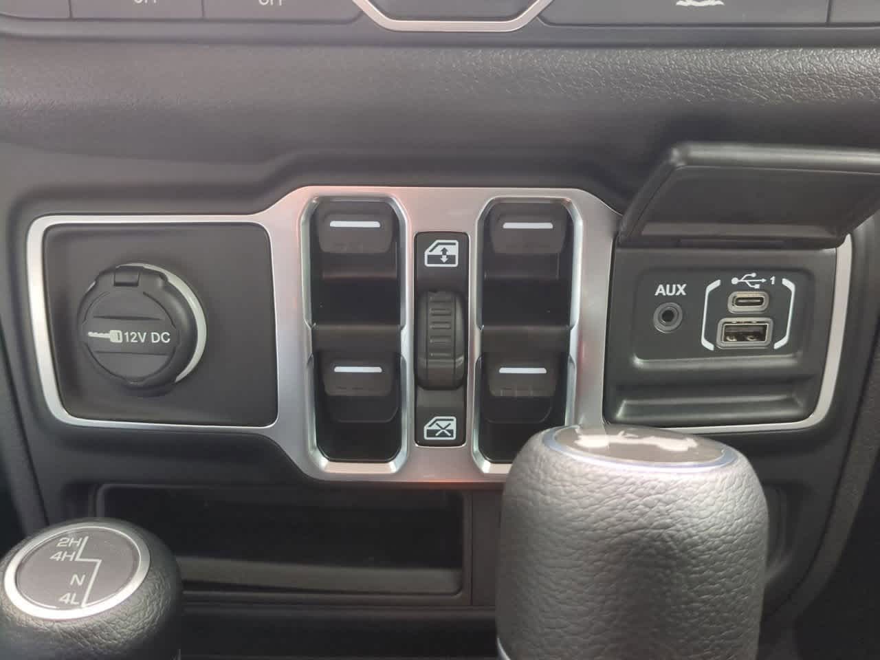 Thumbnail: 2025 Jeep Wrangler - 31